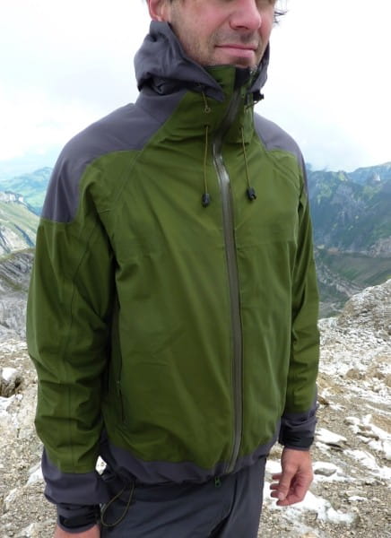 Elastic, ultralightweight 3-layer jacket